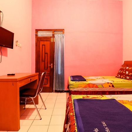 The Joglo Family Hotel Magelang Exteriör bild