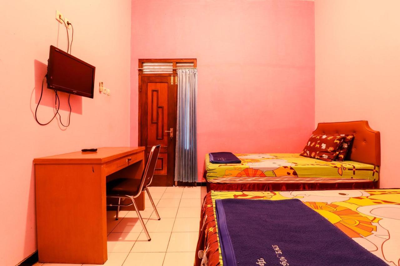 The Joglo Family Hotel Magelang Exteriör bild