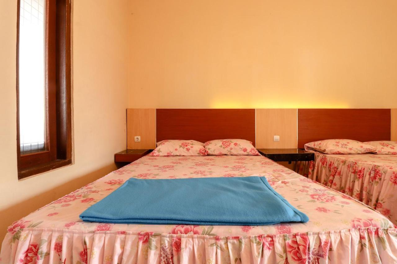The Joglo Family Hotel Magelang Exteriör bild