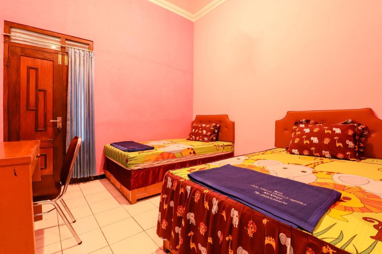 The Joglo Family Hotel Magelang Exteriör bild