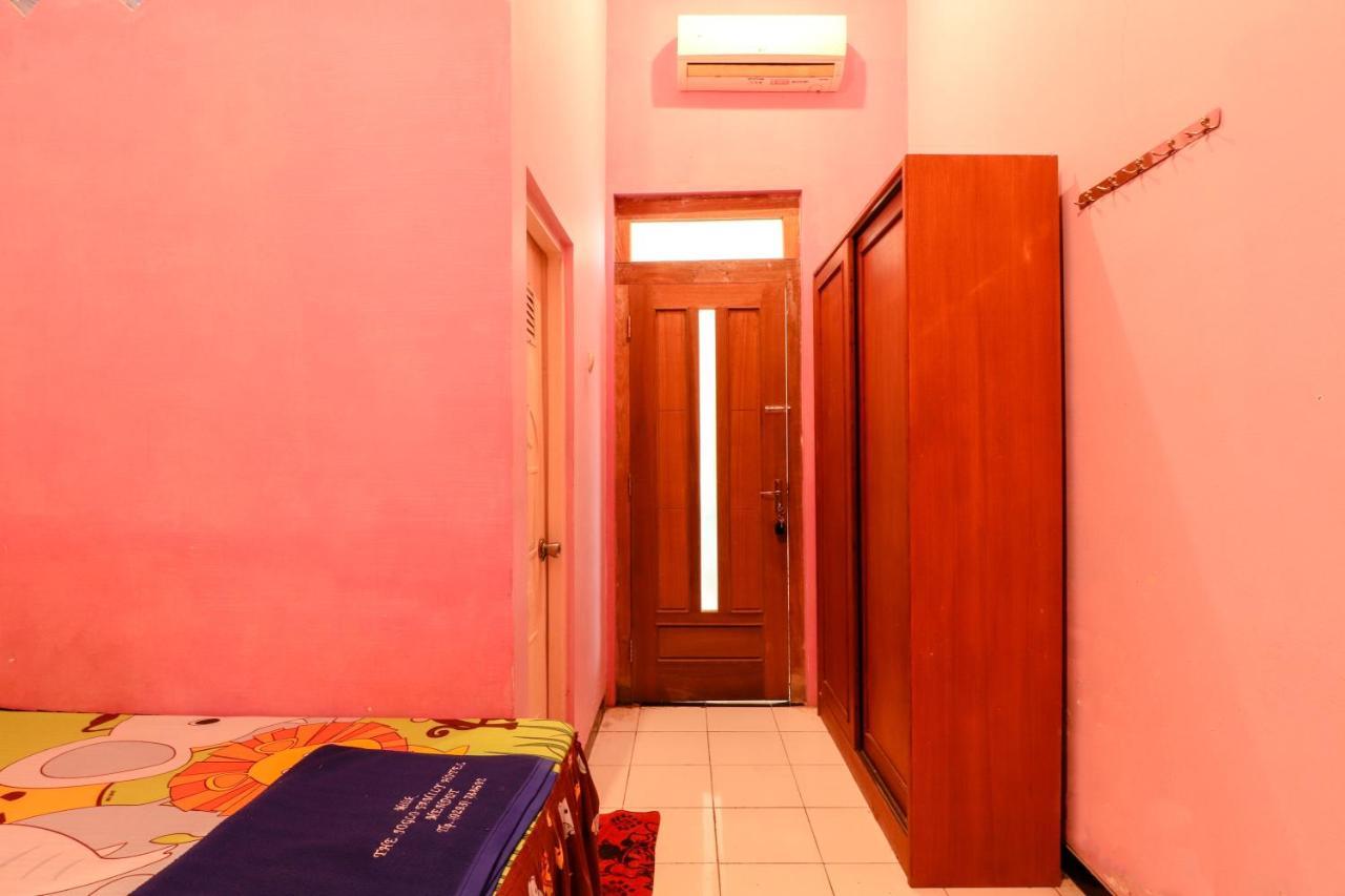 The Joglo Family Hotel Magelang Exteriör bild
