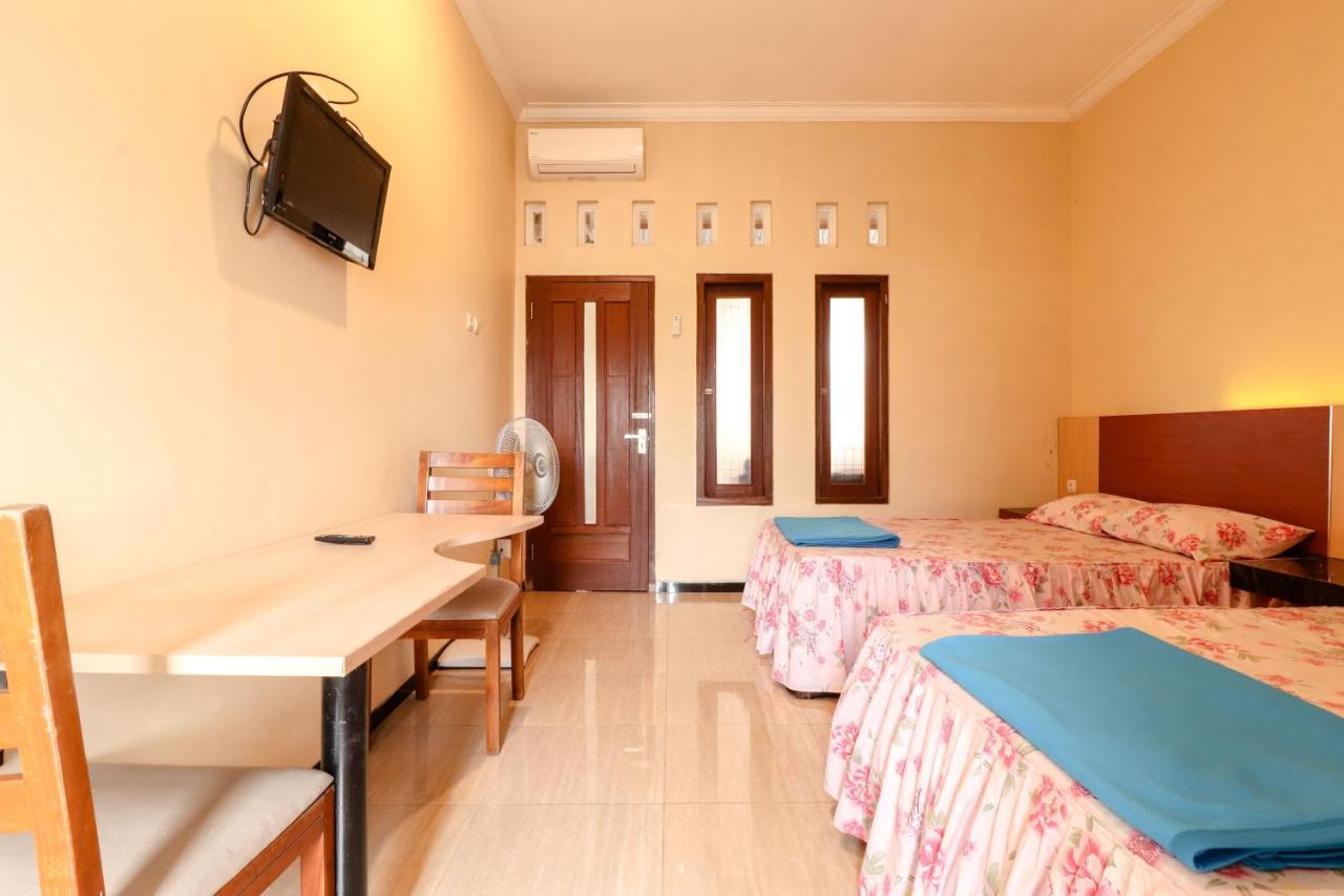The Joglo Family Hotel Magelang Exteriör bild