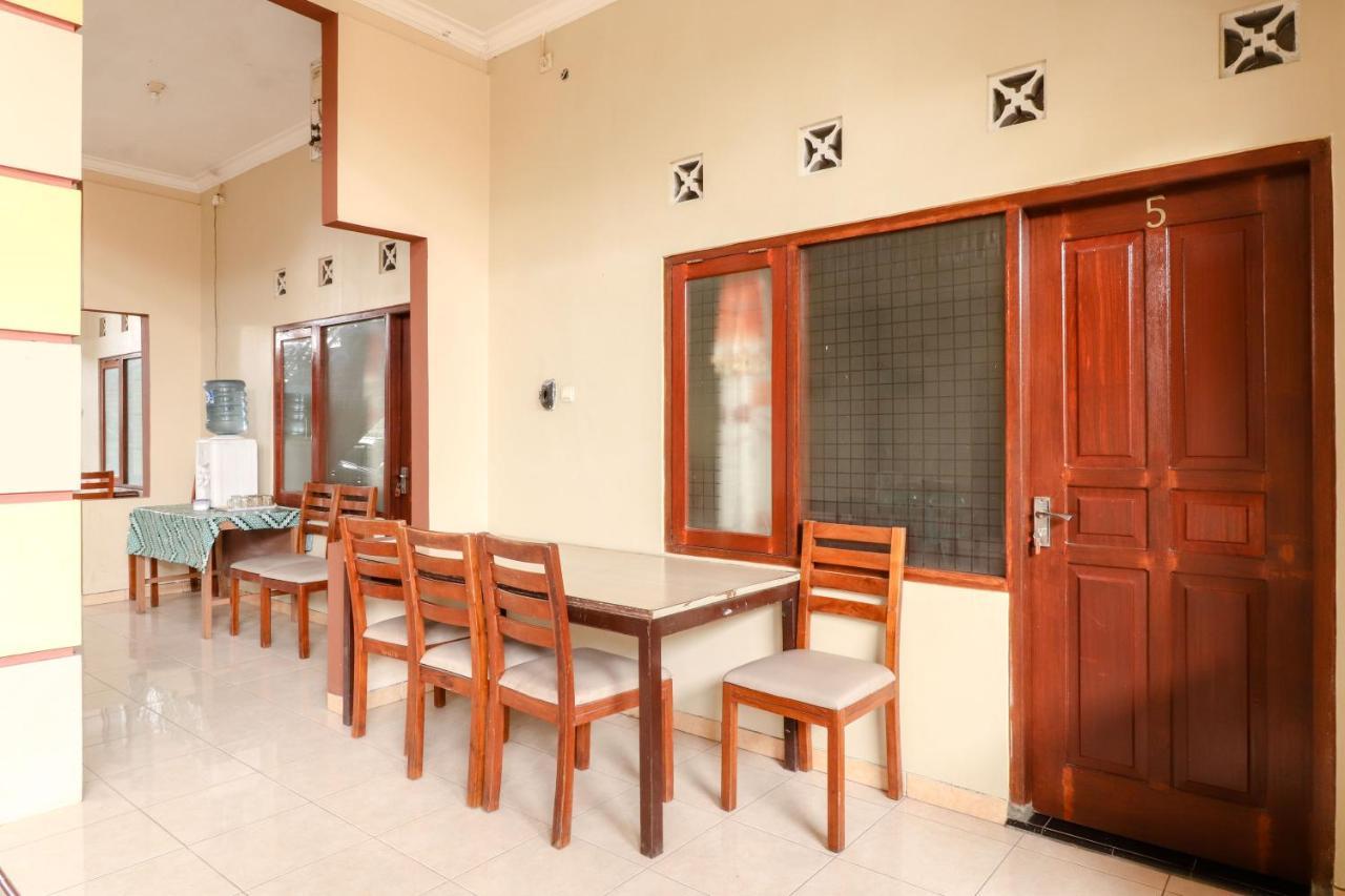 The Joglo Family Hotel Magelang Exteriör bild