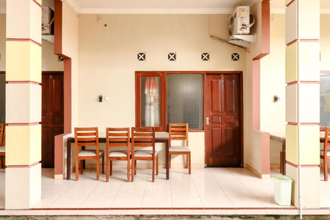 The Joglo Family Hotel Magelang Exteriör bild