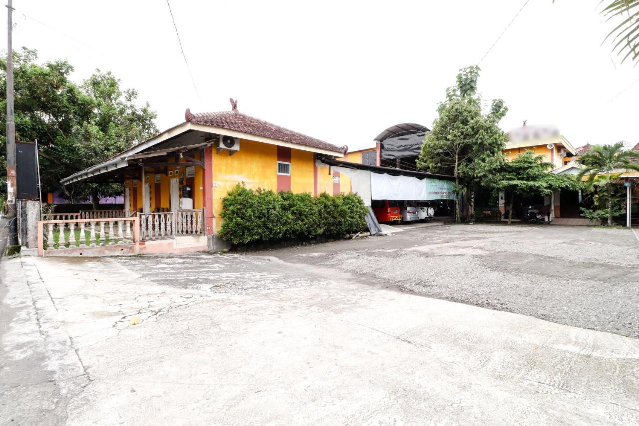 The Joglo Family Hotel Magelang Exteriör bild
