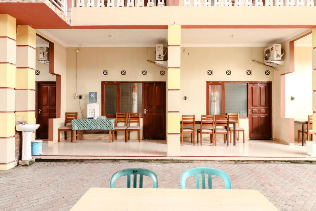 The Joglo Family Hotel Magelang Exteriör bild